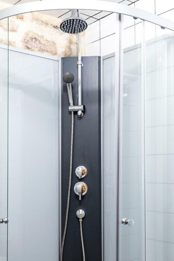 Pretty 25 M2 In A Lively District Apartment Paris Ngoại thất bức ảnh